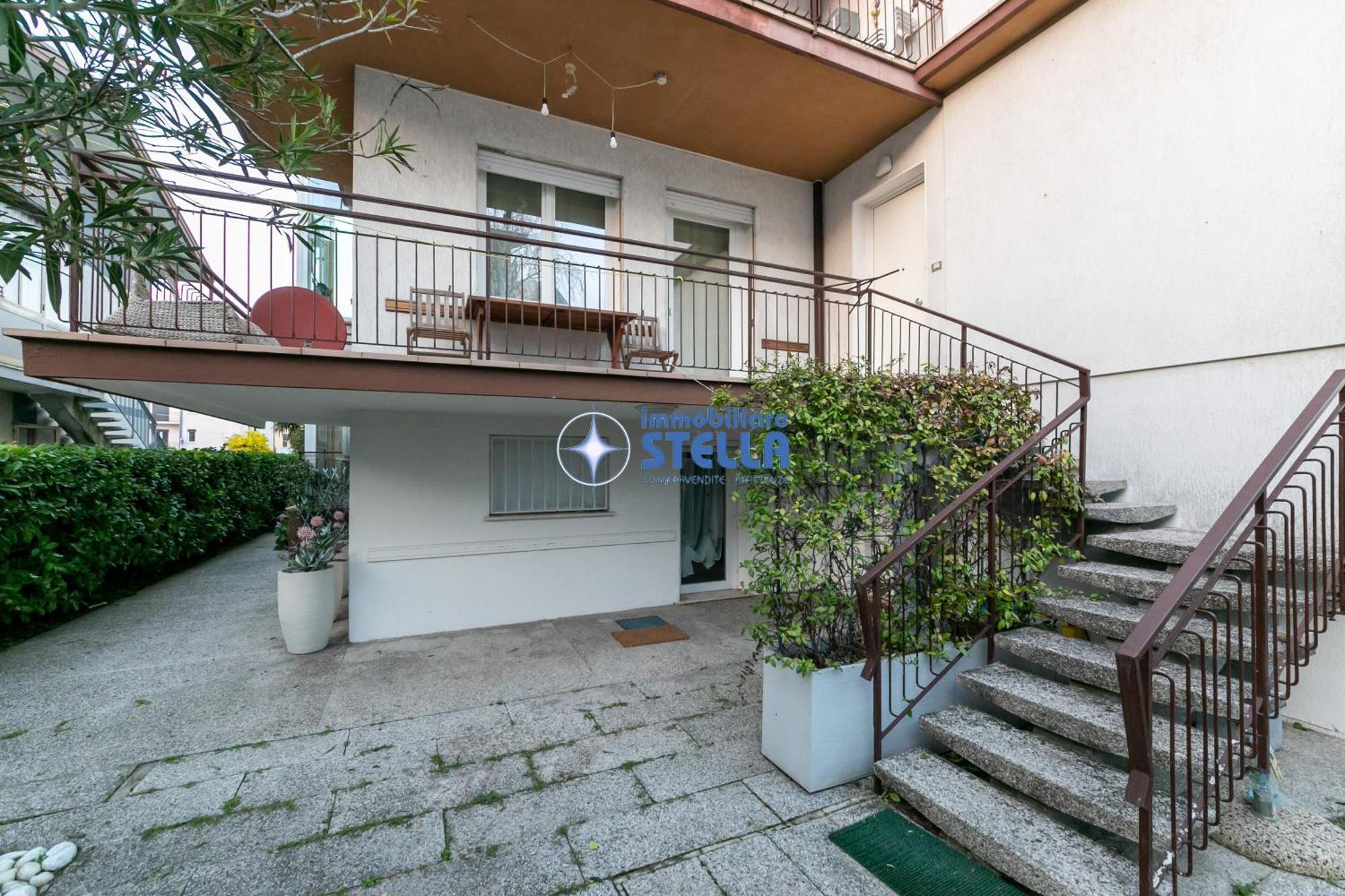 Condominio Secchiati Лидо-ди-Езоло Экстерьер фото